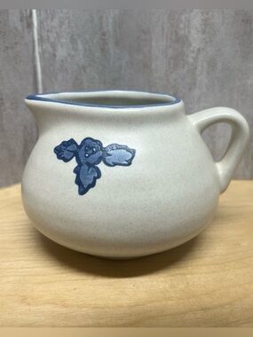Yorktowne by Pfaltzgraff, Stoneware Gravy Boat Vintage